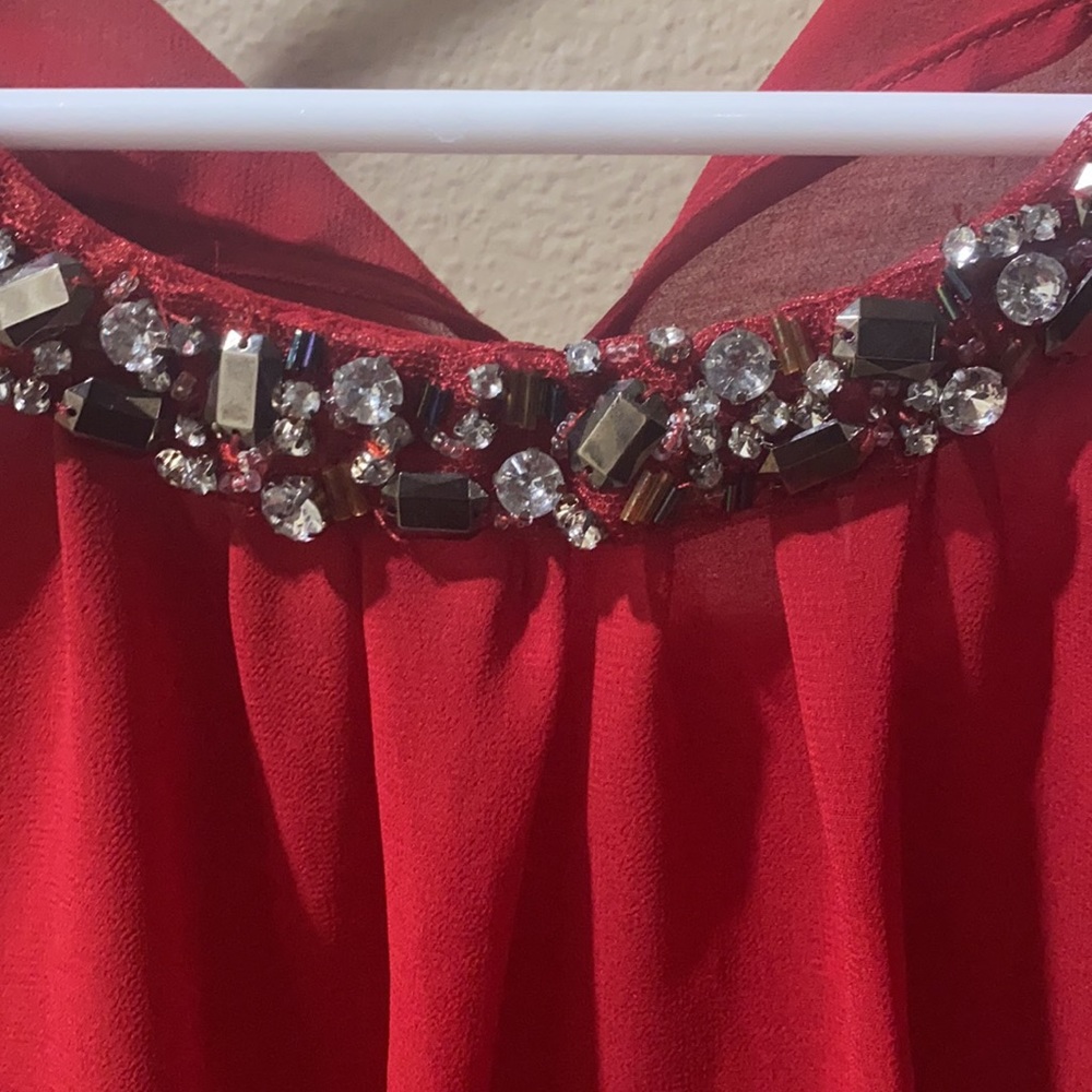 Red blouse - Picture 5 of 8